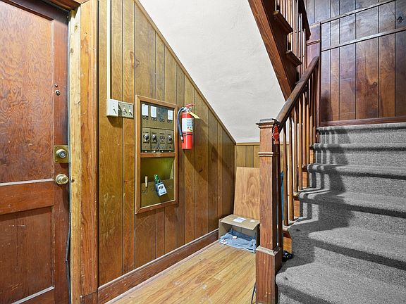 4th image of 3332 Carol Dr APT 4
