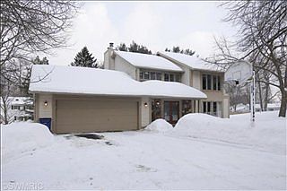 2nd image of 8475 Valleywood Ln