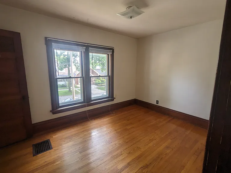 1331 Mound St #2 — Photo 5