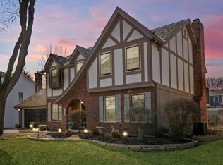 1194 Redfield Rd, Naperville, IL 60563