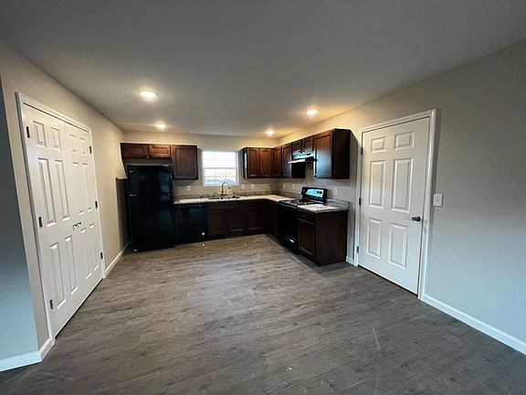 3rd image of 21 Kensington Dr