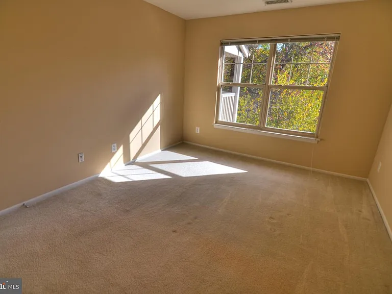 1793 Jonathan Way #L — Photo 13