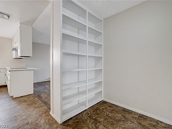 5th image of 3017 Wilmington Way