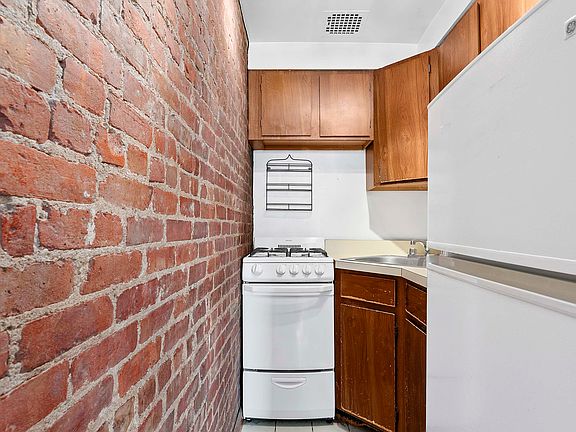 4th image of 127 W 81st St APT 4B