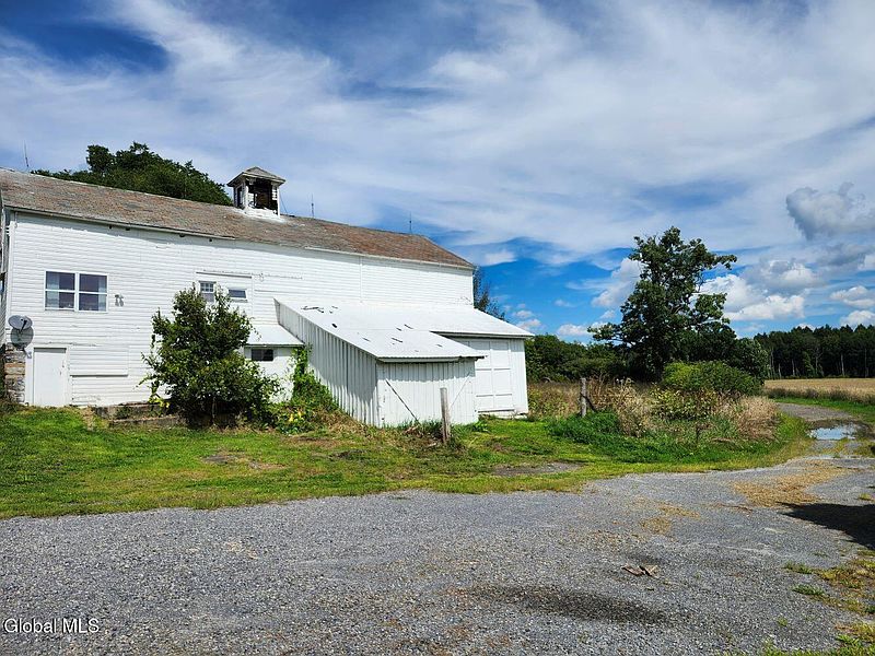4th image of 720 County Route 43