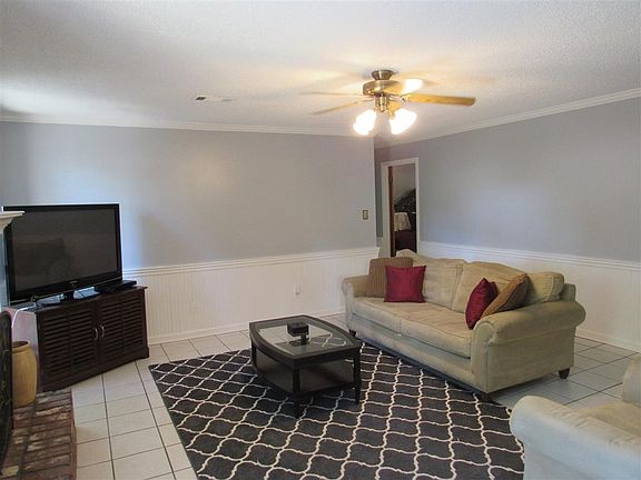 3rd image of 530 Hermitage Trl
