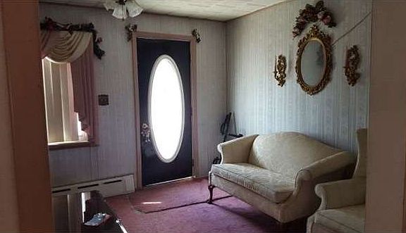 2nd image of 215 Broad St
