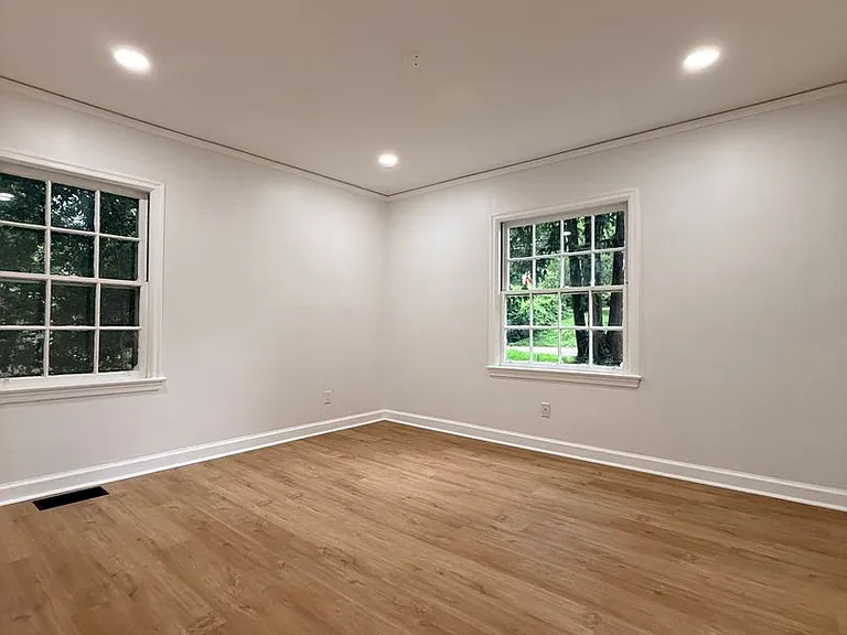 3556 N Wareingwood Dr — Photo 10