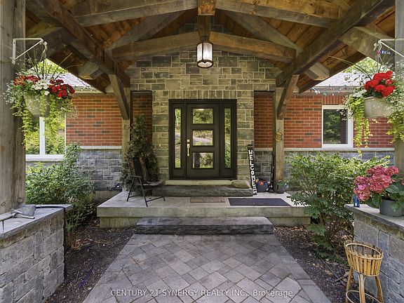 5th image of 376 Gallivan Rd