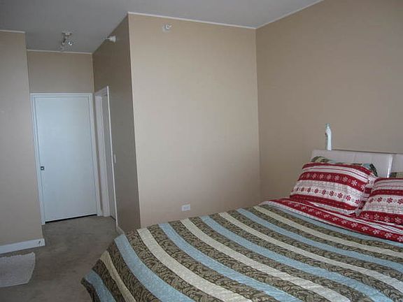 5th image of 1629 S Prairie Ave Unit 2902