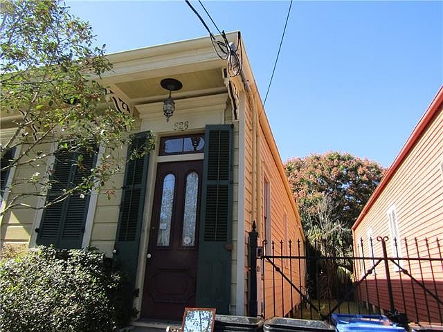 2nd image of 828 Poland Ave