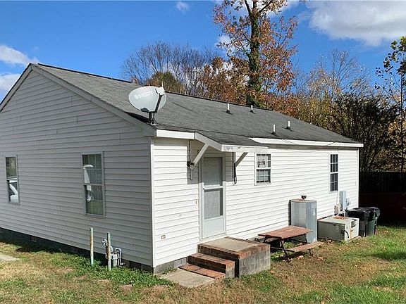 3rd image of 813 N Fisher St