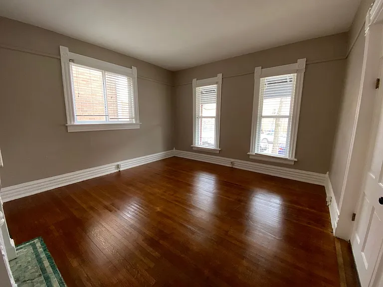 Worthington St 1445 HHR — Photo 10