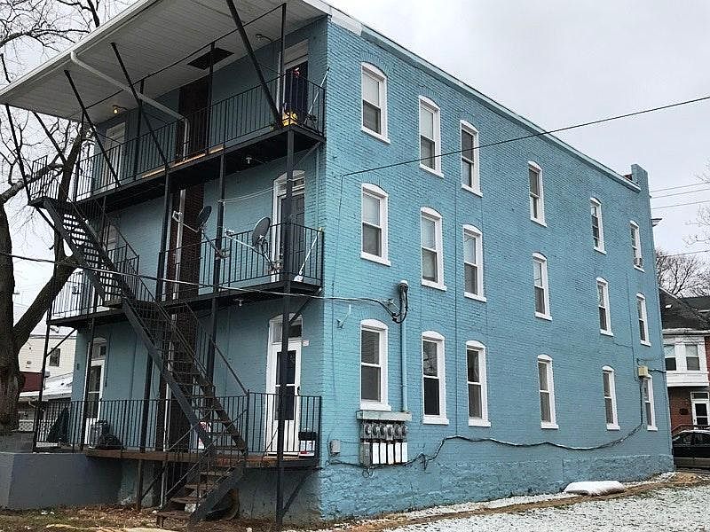 2nd image of 116 N Mulberry St APT B