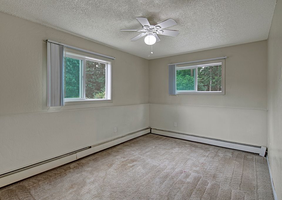 Rancho Tudor Apartments - Bedroom