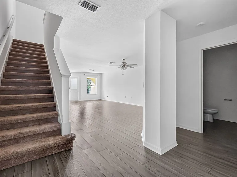 1564 Wynford Cir — Photo 5