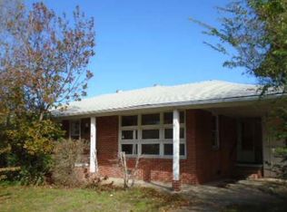 18 Harwood Ave, Hampton, VA 23664