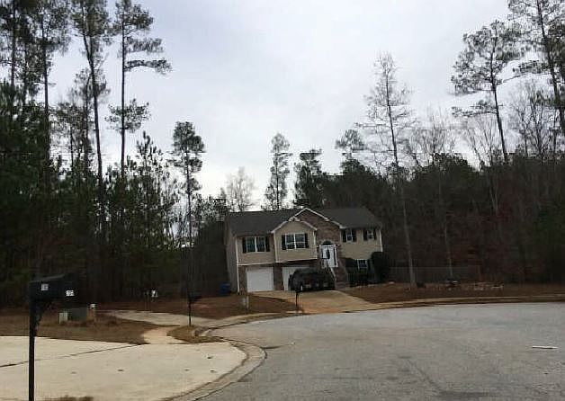 2nd image of 205 Shadowbrook Trce