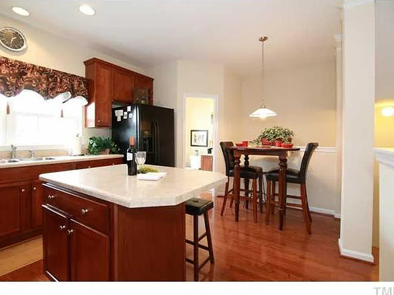 Kitchen/breakfast nook