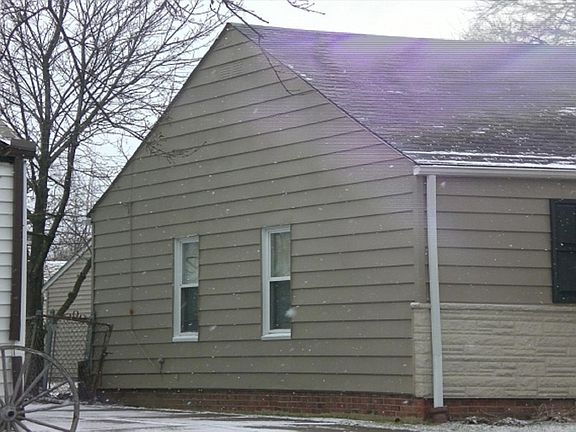 2nd image of 3878 E 189th St