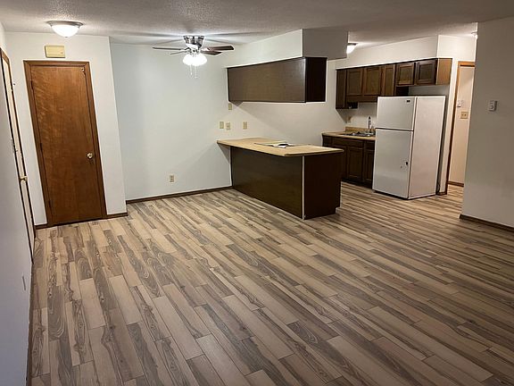 4th image of 1800 W Royale Dr #S
