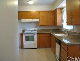 3rd image of 129 E 34th St