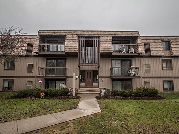 2nd image of 9530 Cove Dr Unit C32