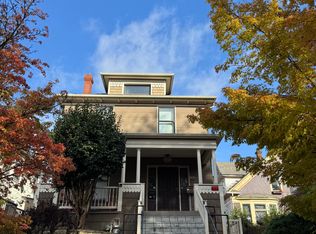 1327 SE Pine St, Portland, OR 97214