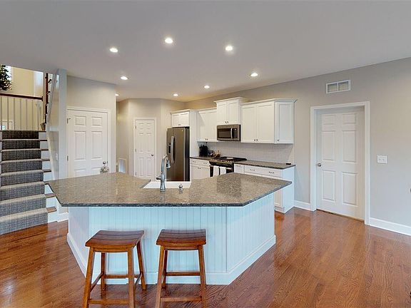 3rd image of L8 Winterberry Ln