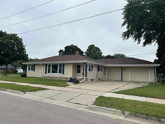 5th image of 1107 Menard St
