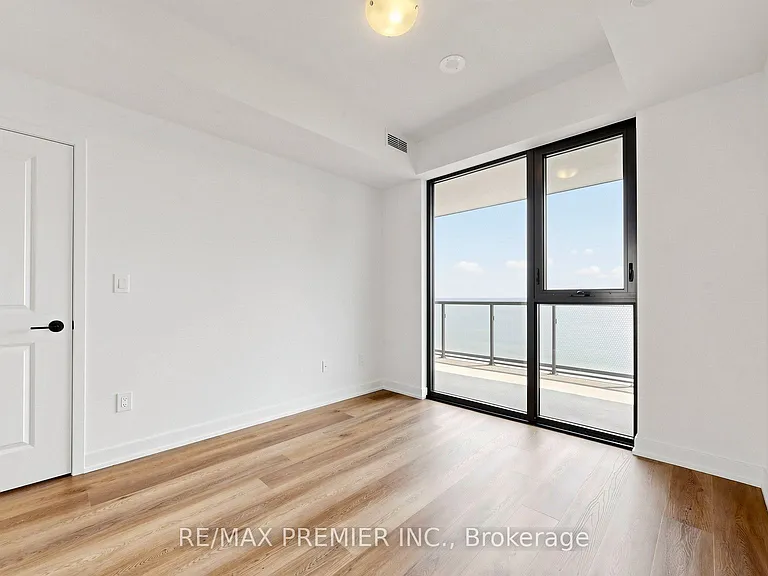 2075 Lakeshore Rd #2006 — Photo 12
