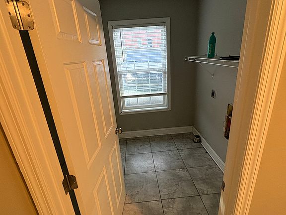 5th image of 2019 Edgewood Dr #2