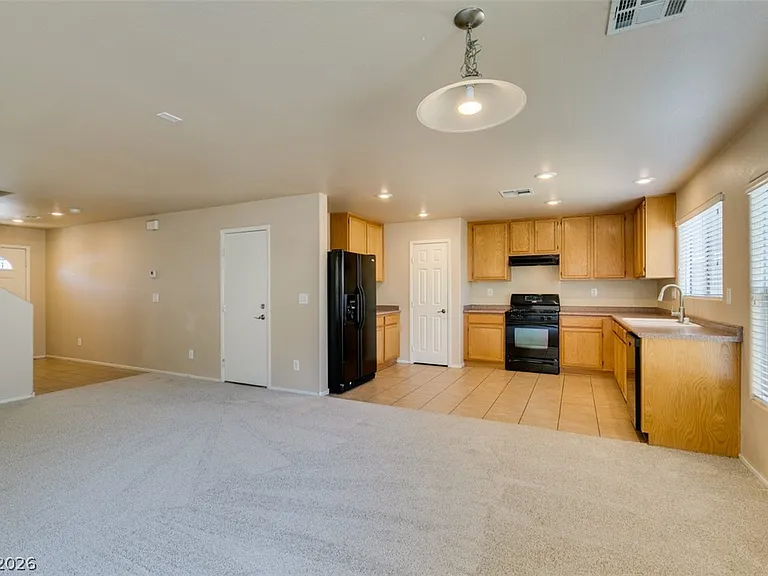 186 Gilliflower Ave #0 — Photo 19