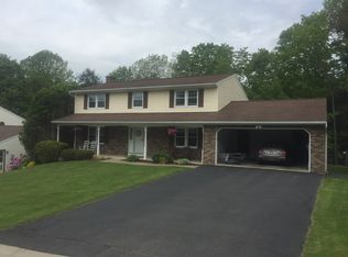 941 Debonair Dr, Endwell, NY 13760