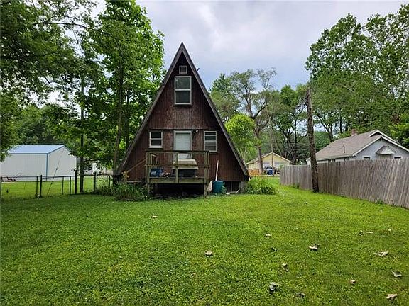 5th image of 217 East St