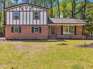 209 W Blackbeard Rd, Wilmington, NC 28409