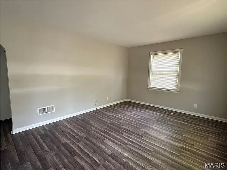 10124 Winkler Dr — Photo 3
