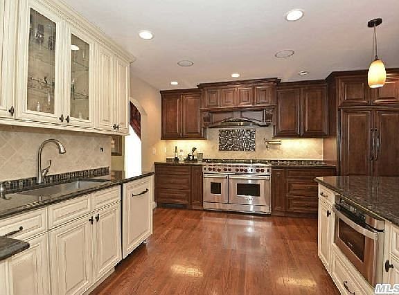 2nd image of 90 Joseph St