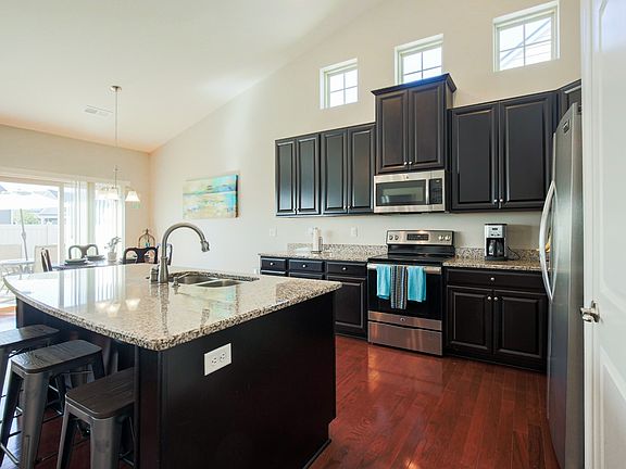 4th image of 2809 Goose Creek Ln