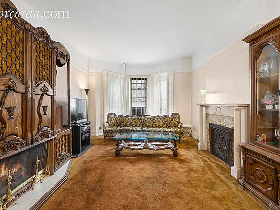 4th image of 256 Midwood St