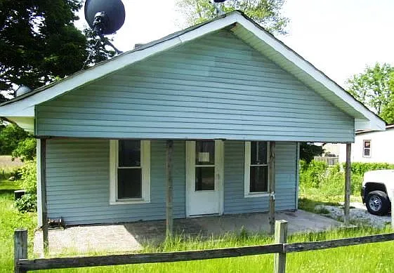 89 Poplar St photo 1