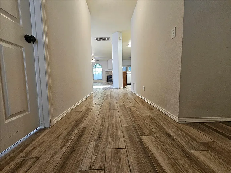 8506 Hillrock Dr — Photo 22