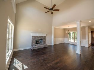 204 Sparrow Gap Dr, La Vergne, TN 37086