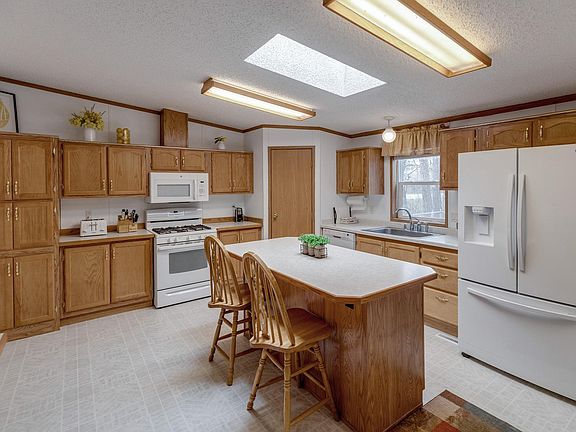 3rd image of 8378 Onigum Rd NW
