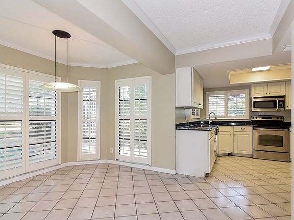 5th image of 4005 Priory Cir