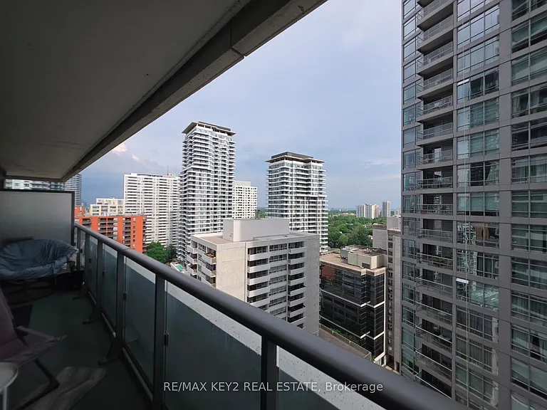2221 Yonge St #1604 — Photo 8