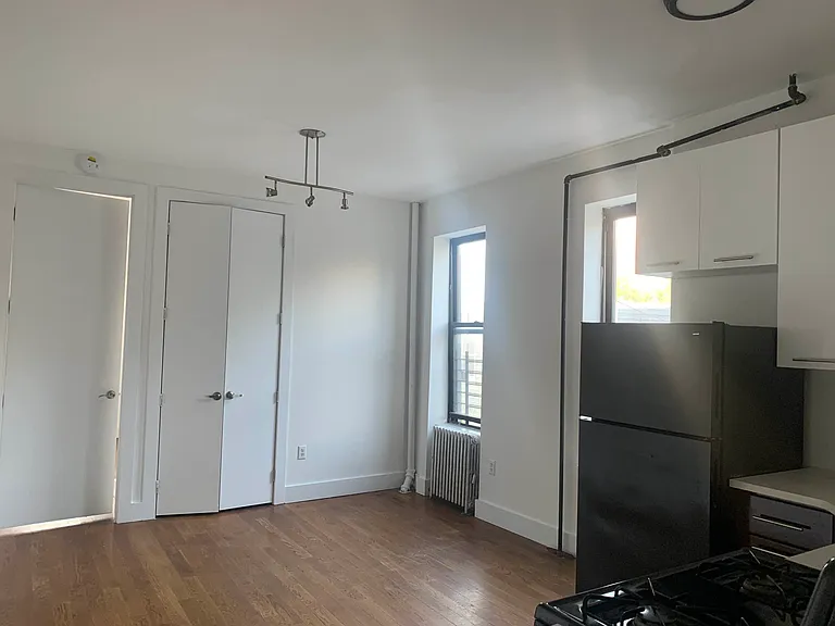 367 S 5th St #3C — Photo 3