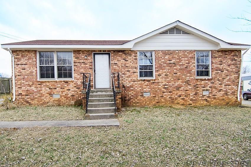 1st image of 208 E Hillcrest Dr
