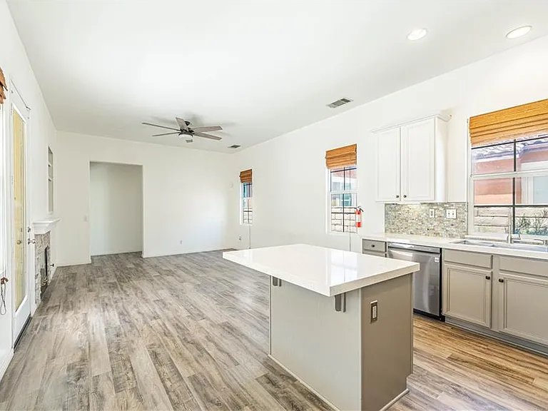 26345 Avenida Quintana — Photo 19