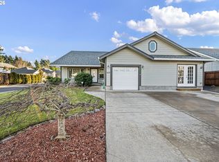 1635 Fairview Pl, Cottage Grove, OR 97424